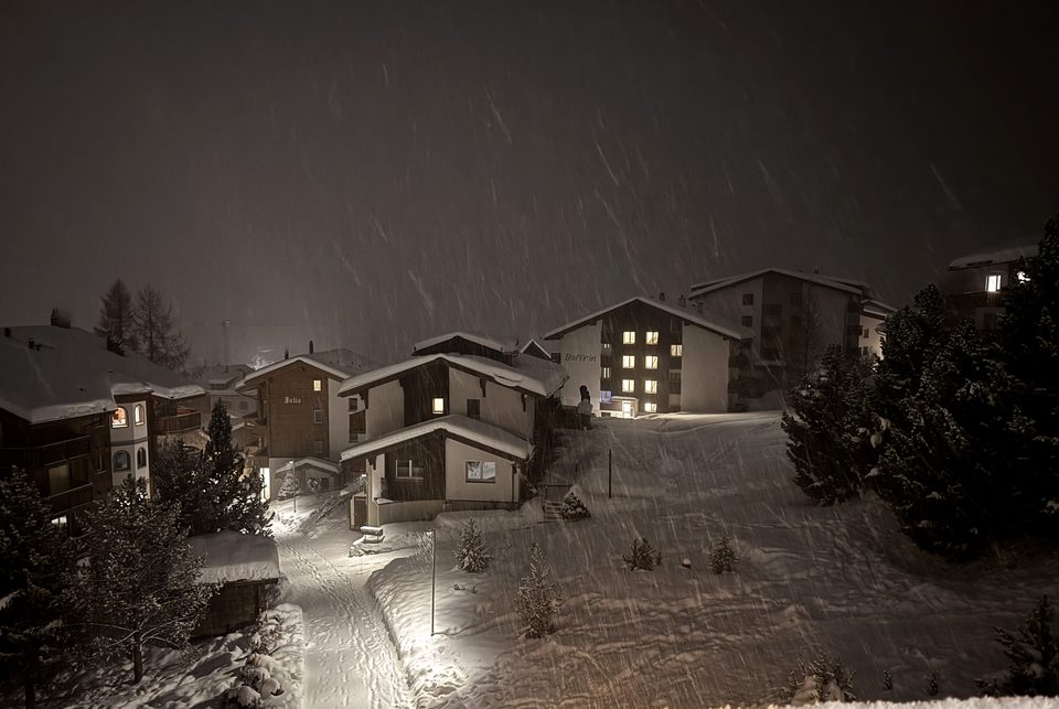 Vue depuis le balcon un soir de chutes de neige